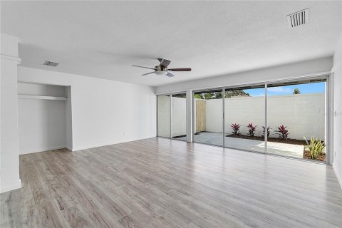 Casa en venta en Rockledge, Florida, 4 dormitorios, 151.99 m2 № 1872846 - foto 15
