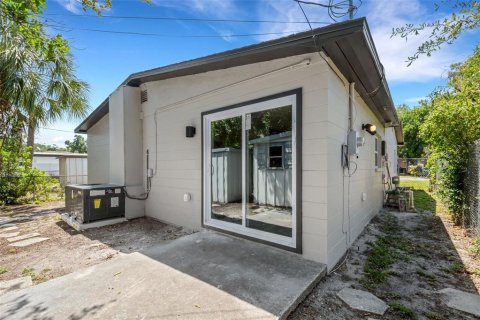 House in Saint Petersburg, Florida 3 bedrooms, 115.57 sq.m. № 1725229 - photo 24