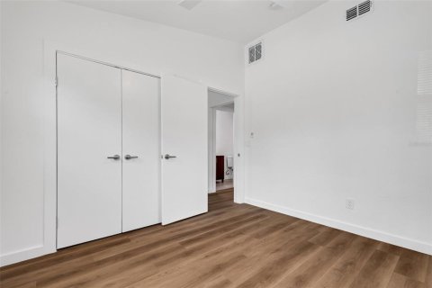 House in Saint Petersburg, Florida 3 bedrooms, 115.57 sq.m. № 1725229 - photo 23