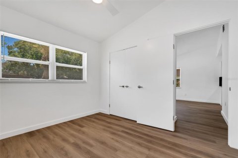 House in Saint Petersburg, Florida 3 bedrooms, 115.57 sq.m. № 1725229 - photo 22