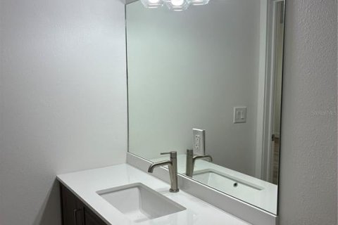 House in Saint Petersburg, Florida 3 bedrooms, 115.57 sq.m. № 1725229 - photo 27