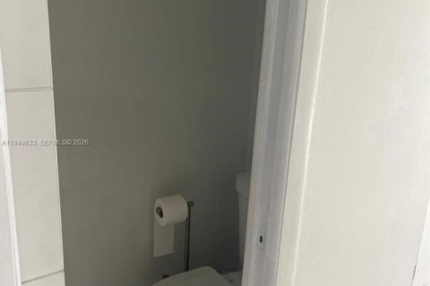 Снять в аренду кондоминиум в Хайалиа, Флорида 2 спальни, 92.25м2, № 2005271 - фото 9