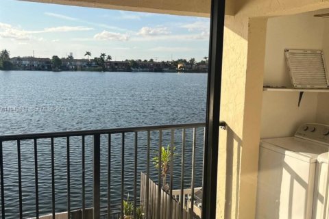 Снять в аренду кондоминиум в Хайалиа, Флорида 2 спальни, 92.25м2, № 2005271 - фото 7