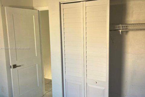 Снять в аренду кондоминиум в Хайалиа, Флорида 2 спальни, 92.25м2, № 2005271 - фото 6