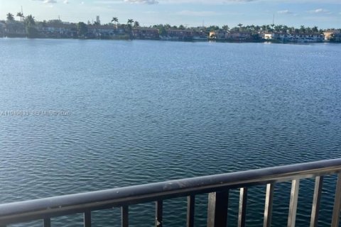 Кондоминиум с 2 спальнями в Хайалиа, Флорида № 2005271