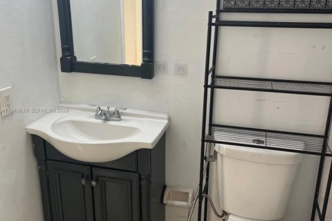 Снять в аренду кондоминиум в Хайалиа, Флорида 2 спальни, 92.25м2, № 2005271 - фото 3