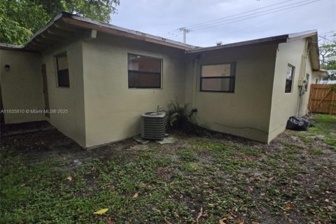 Casa en alquiler en Fort Lauderdale, Florida, 4 dormitorios, 120.77 m2 № 1978199 - foto 22