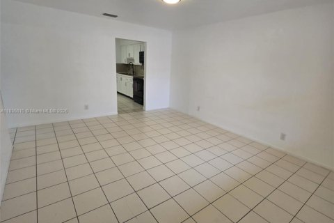 Casa en alquiler en Fort Lauderdale, Florida, 4 dormitorios, 120.77 m2 № 1978199 - foto 7