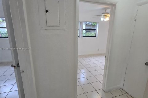 Casa en alquiler en Fort Lauderdale, Florida, 4 dormitorios, 120.77 m2 № 1978199 - foto 10