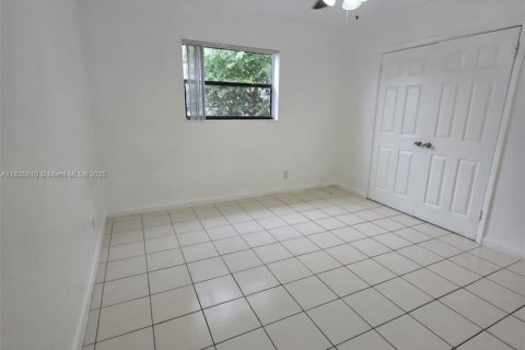 Casa en alquiler en Fort Lauderdale, Florida, 4 dormitorios, 120.77 m2 № 1978199 - foto 13