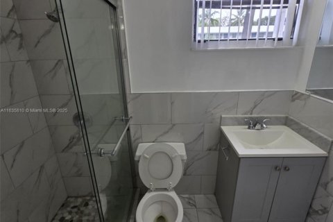 Casa en alquiler en Fort Lauderdale, Florida, 4 dormitorios, 120.77 m2 № 1978199 - foto 5