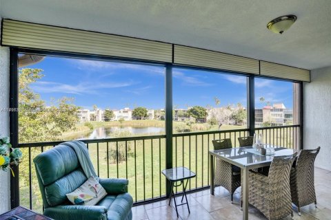 Купить кондоминиум в Маргит, Флорида 2 спальни, 102.19м2, № 2054953 - фото 2