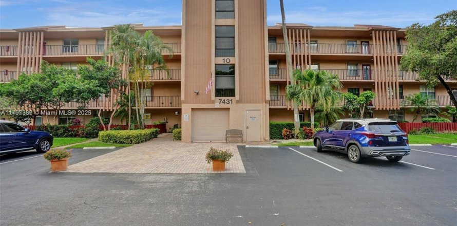 Кондоминиум с 2 спальнями в Маргит, Флорида № 2054953