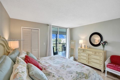 Купить кондоминиум в Маргит, Флорида 2 спальни, 102.19м2, № 2054953 - фото 26