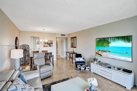 Купить кондоминиум в Маргит, Флорида 2 спальни, 102.19м2, № 2054953 - фото 19