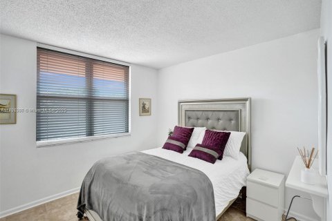 Купить кондоминиум в Маргит, Флорида 2 спальни, 102.19м2, № 2054953 - фото 30