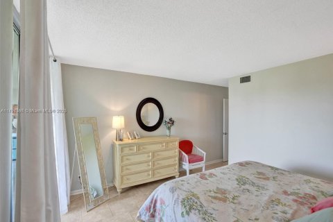 Купить кондоминиум в Маргит, Флорида 2 спальни, 102.19м2, № 2054953 - фото 28