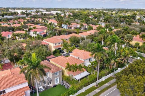Casa en venta en Hollywood, Florida, 3 dormitorios, 182.92 m2 № 1865403 - foto 20