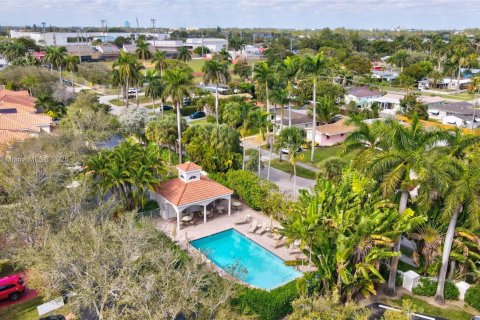 Casa en venta en Hollywood, Florida, 3 dormitorios, 182.92 m2 № 1865403 - foto 25