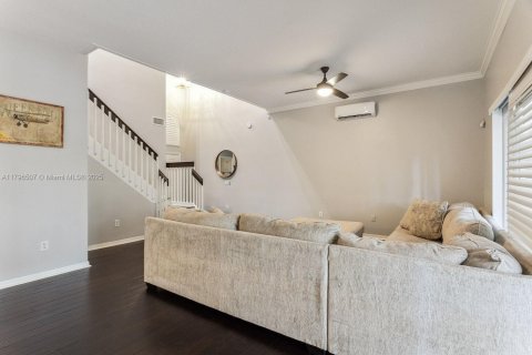Casa en venta en Hollywood, Florida, 3 dormitorios, 182.92 m2 № 1865403 - foto 5