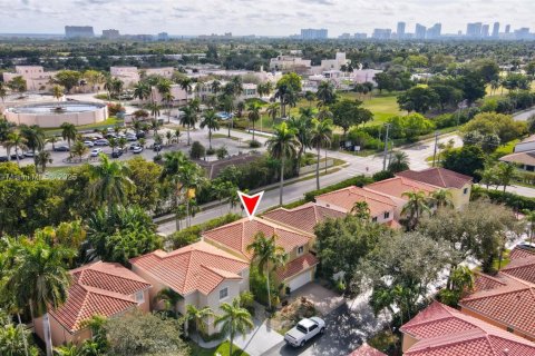 Casa en venta en Hollywood, Florida, 3 dormitorios, 182.92 m2 № 1865403 - foto 16