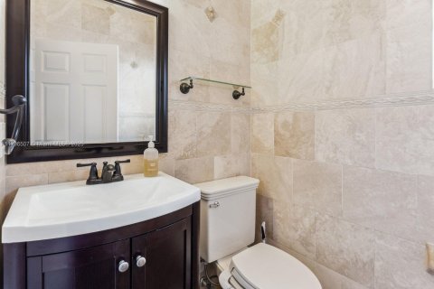 Casa en venta en Hollywood, Florida, 3 dormitorios, 182.92 m2 № 1865403 - foto 7