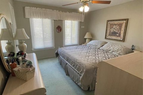 Townhouse in Saint Petersburg, Florida 2 bedrooms, 118.91 sq.m. № 1217865 - photo 7