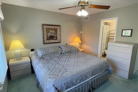 Townhouse in Saint Petersburg, Florida 2 bedrooms, 118.91 sq.m. № 1217865 - photo 21