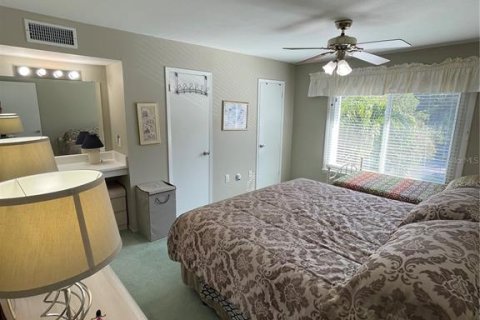 Townhouse in Saint Petersburg, Florida 2 bedrooms, 118.91 sq.m. № 1217865 - photo 22