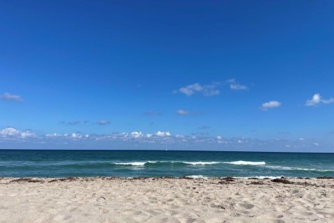 Condominio en alquiler en Riviera Beach, Florida, 2 dormitorios, 116.69 m2 № 1210223 - foto 1
