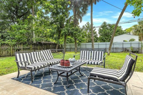 House in Fort Lauderdale, Florida 3 bedrooms, 107.02 sq.m. № 1943985 - photo 3