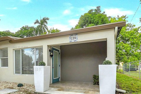 House in Fort Lauderdale, Florida 3 bedrooms, 107.02 sq.m. № 1943985 - photo 2