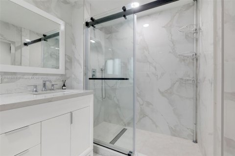 House in Fort Lauderdale, Florida 3 bedrooms, 107.02 sq.m. № 1943985 - photo 27