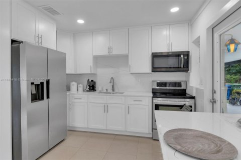 House in Fort Lauderdale, Florida 3 bedrooms, 107.02 sq.m. № 1943985 - photo 16