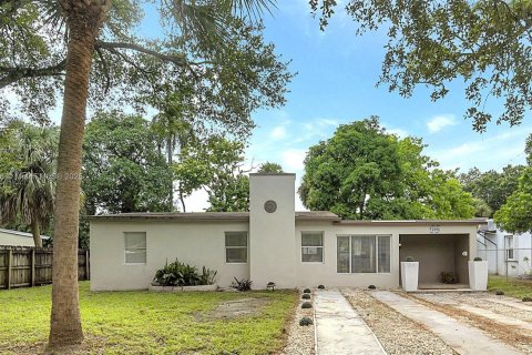 House in Fort Lauderdale, Florida 3 bedrooms, 107.02 sq.m. № 1943985 - photo 1