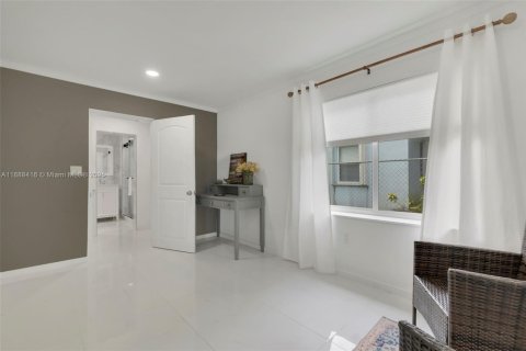 House in Fort Lauderdale, Florida 3 bedrooms, 107.02 sq.m. № 1943985 - photo 22