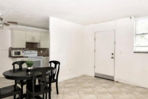 Copropriété à louer à North Bay Village, Floride: 1 chambre, 57.6 m2 № 2001292 - photo 3