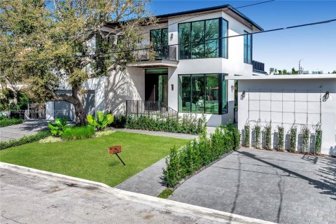 Купить виллу или дом в Серфсайд, Флорида 7 спален, 578.04м2, № 1972870 - фото 14