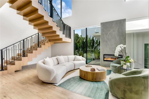 Купить виллу или дом в Серфсайд, Флорида 7 спален, 578.04м2, № 1972870 - фото 17