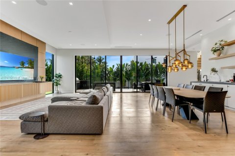 Купить виллу или дом в Серфсайд, Флорида 7 спален, 578.04м2, № 1972870 - фото 30