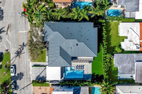 Купить виллу или дом в Серфсайд, Флорида 7 спален, 578.04м2, № 1972870 - фото 12