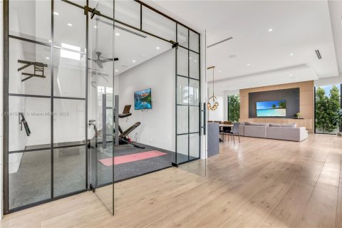 Купить виллу или дом в Серфсайд, Флорида 7 спален, 578.04м2, № 1972870 - фото 19