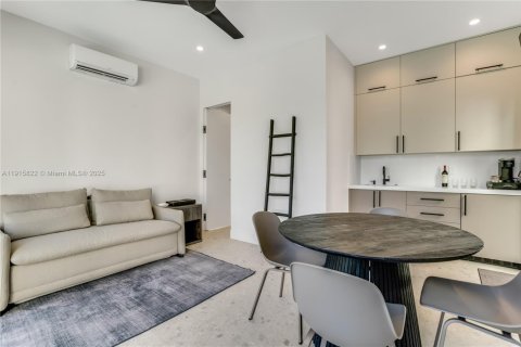 Купить виллу или дом в Серфсайд, Флорида 7 спален, 578.04м2, № 1972870 - фото 9