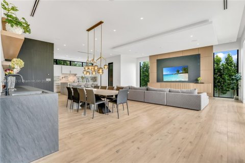 Купить виллу или дом в Серфсайд, Флорида 7 спален, 578.04м2, № 1972870 - фото 23