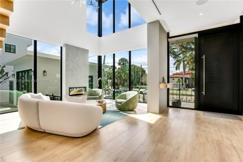 Купить виллу или дом в Серфсайд, Флорида 7 спален, 578.04м2, № 1972870 - фото 18