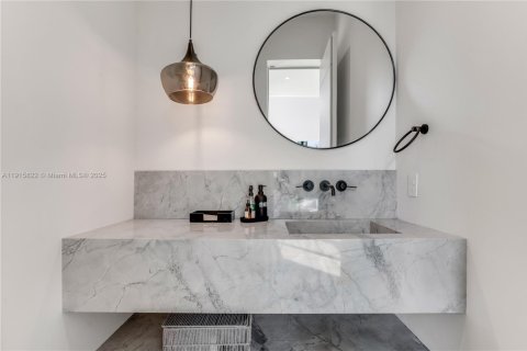 Купить виллу или дом в Серфсайд, Флорида 7 спален, 578.04м2, № 1972870 - фото 20