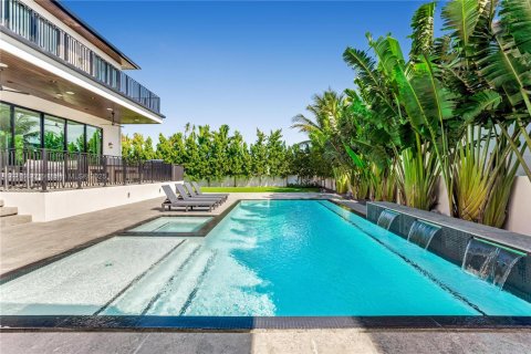 Купить виллу или дом в Серфсайд, Флорида 7 спален, 578.04м2, № 1972870 - фото 4