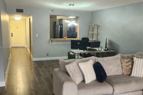 Купить кондоминиум в Лодерхилл, Флорида 2 спальни, 131.55м2, № 1958536 - фото 6