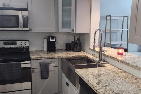 Купить кондоминиум в Лодерхилл, Флорида 2 спальни, 131.55м2, № 1958536 - фото 15