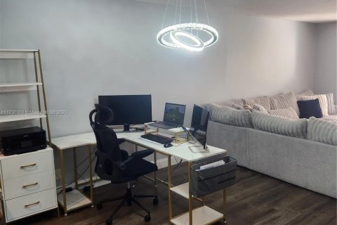 Купить кондоминиум в Лодерхилл, Флорида 2 спальни, 131.55м2, № 1958536 - фото 12